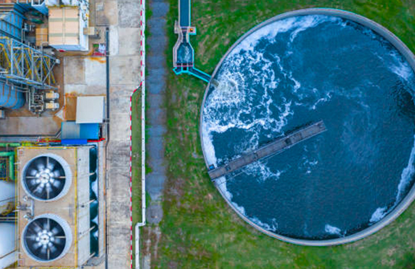 Depósito de tratamiento de aguas residuales